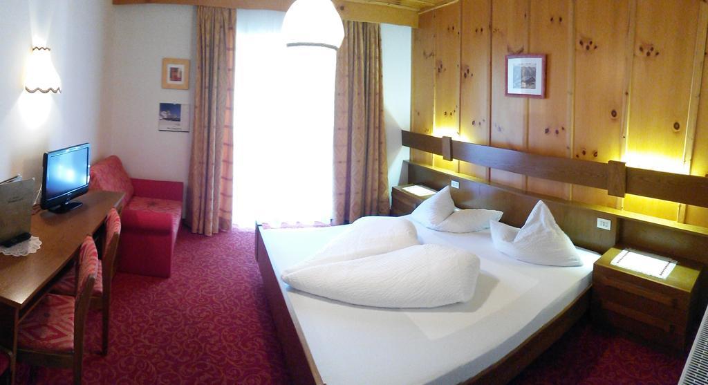 Hotel Alpenblick Pfelders Zimmer foto